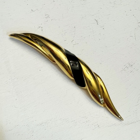 Vintage Jewelry - Vintage 1980s Freeform Wave Enamel Gold Tone Statement Brooch Modernist